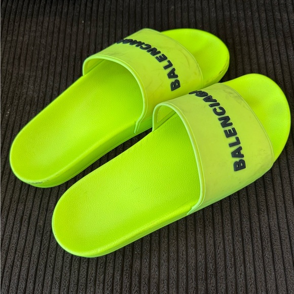 Balenciaga Fluorescent Yellow Slides - Picture 1 of 3